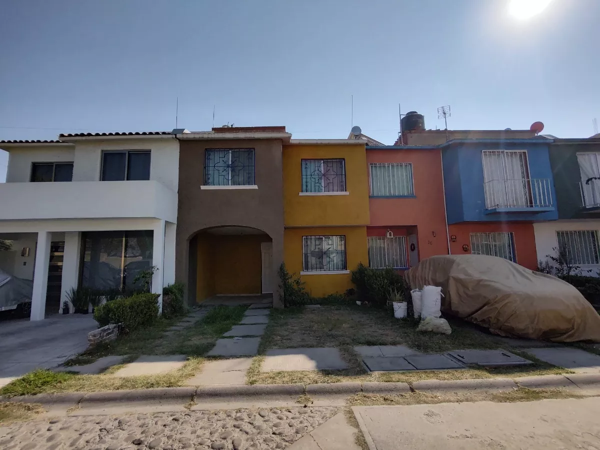 Bonita Casa En Texcoco Conjunto Habitacional, Cerca Gran Patio