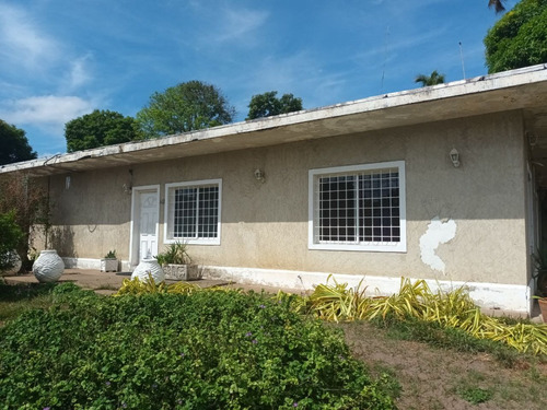 Casa En Venta Campo B, Puerto Ordaz. Amplia Casa Con Terreno Para Remodelar