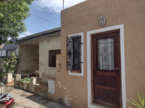 Casa Con Departamento Incluído ( Leer Descripción )