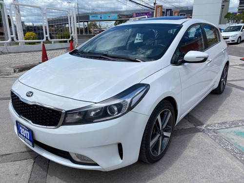Imagen 2 de 13 de Kia Forte 2.0 Hb Sx Mt 2017