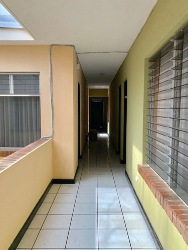 Imagen 6 de 14 de Hermosa Casa Ubicasa En Zona 2 Ciudad Capital.