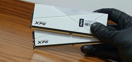 Imagem 3 de 4 de Memoria Ram Ddr4 Xpg Spectrix D50 16gb (2x8gb) 3200mhz