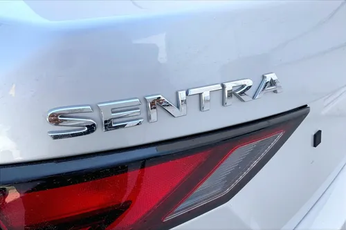 Nissan Sentra 4P ADVANCE L4/2.0 AUT