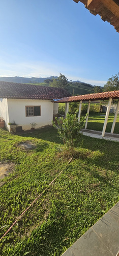 Linda Chácara Com 4533 Metros Em Itapeva Mg