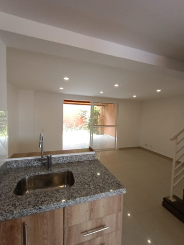 Imagen 2 de 20 de Alquilo Excelente Casa En Condominio Sector Alfaguara