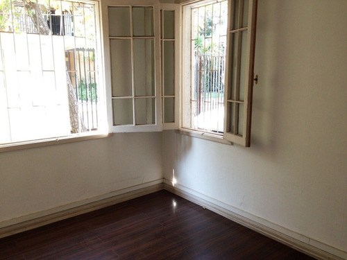 Casa Esquina. Un Piso. Apta Oficinas, Cafe De Barrio, Otros