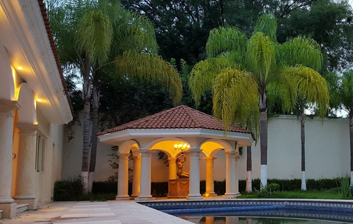 Casas De Lujo En Colinas De San Javier Guadalajara