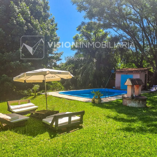 Imagen 4 de 14 de Venta Chacra Casa Con Piscina En Lagos Del Norte A 13km De Cd. De Rivera, Terreno De 1769 M2. 4 Dormitorios Y 2 Baños, Estufa A Leña, Terreno Enorme Con Arboles Frutales. Agua Con Pozo, Ute, Internet