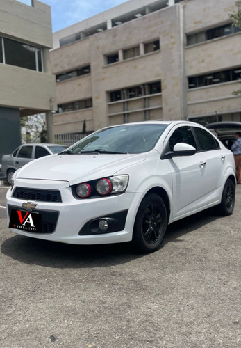 Chevrolet Sonic 1.6 lt mecanico 4p