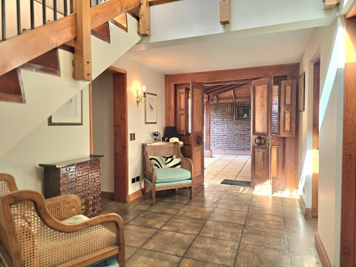 Amplia Casa: Ideal Para Familias Grandes