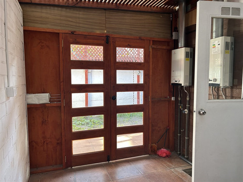 Casa En Venta De 4 Dorm. En Maipú