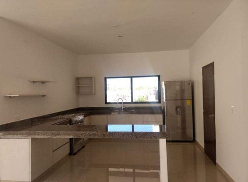 Casa De 1 Planta En Venta,privada Albarella,cholul,modelo A