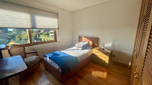 Casa En Venta De 5 Dorm. En Concón