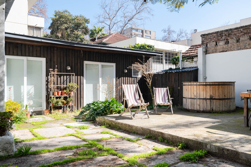 Preciosa Casa Con Gran Terreno En Providencia