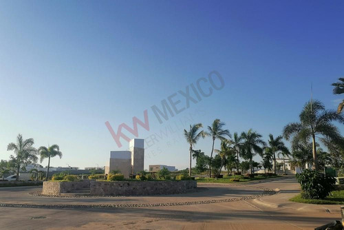 Terreno En Venta En Privada Coto Platino Norte Con Alberca, Casa Club, Areas Deportivas Con Segur...
