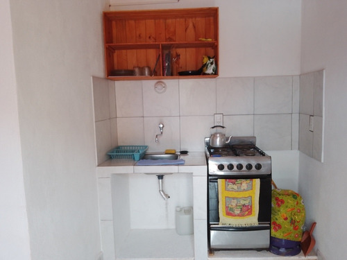 Imagen 4 de 6 de Dpto De 1 Habitación, Con Baño Y Entrada Independiente.