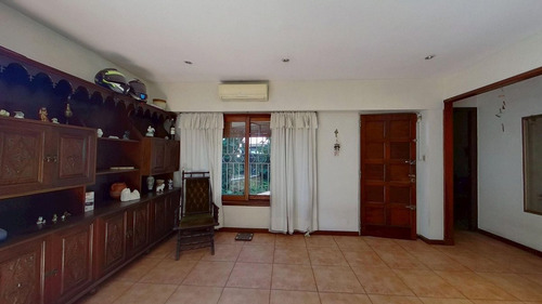 Hermosa Casa Venta Hurlingham C/jardín Aptacrédito