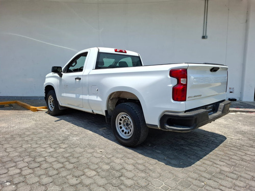 Chevrolet Silverado 4.3 V6 1500 WT Cabina Regular 4x2 At