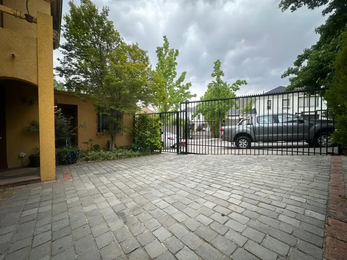 Imagen 3 de 27 de Casa Con Piscina, Terraza Y Quincho En San Carlos