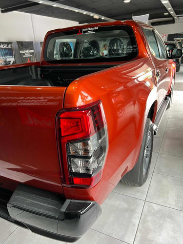 Imagen 15 de 25 de Mitsubishi L200 2023 2.4 Di-d High Power 181cv Cuero
