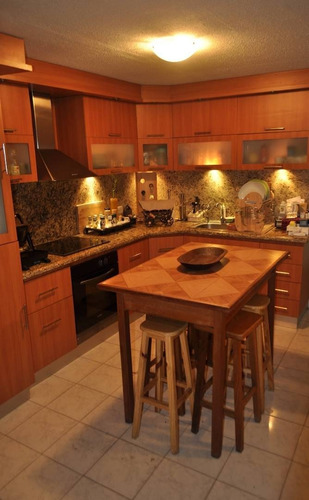 Imagen 3 de 10 de Comodo Townhouse En El Valle, En Venta