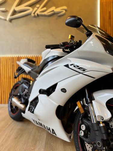 Yamaha R6