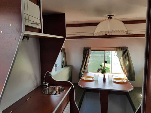 Imagen 5 de 8 de Casa Rodante Modelo 310 Para 4 Personas Lomas Camping Ronik