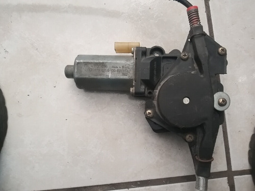 Elevalunas Delantero Izq Ford Courier 2005 0130821682 Ml468 (Usado)