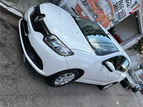 Renault Logan 1.6 Expression Hi-power Easy-r 4p