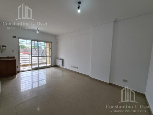 Imagen 2 de 25 de Oportunidad - Amplio 2 Ambientes - Venta- Lanús Oeste