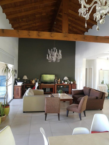 Casa Chalet En Venta En Alamo Alto, Escobar, G.b.a. Zona Norte