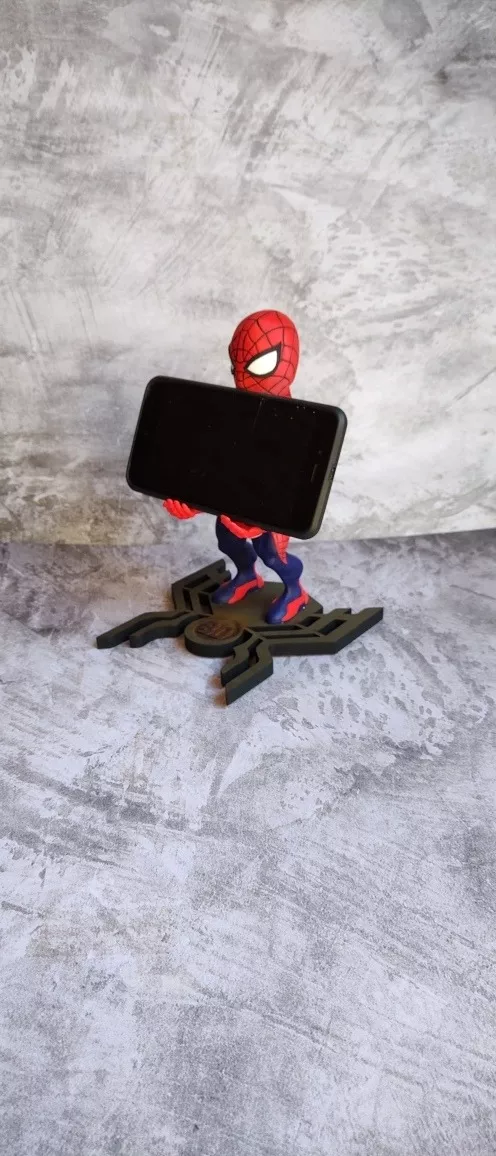 Spiderman (tom Holland) Apoya Joystick O Celular