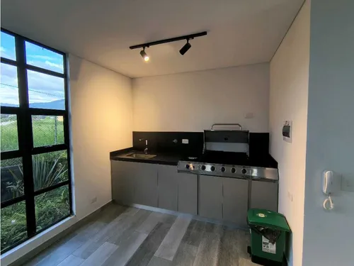 Aparta Estudio Amplio En Arriendo Av Centenario