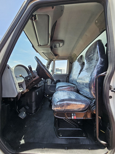 International 4300 Modelo 2015 Plataforma 7.60 Metros