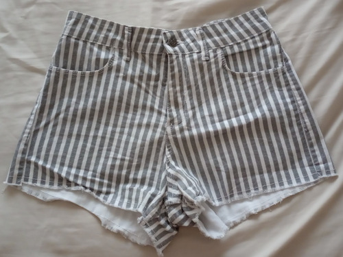 Short Rayado Blanco Y Gris