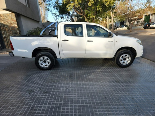Imagen 7 de 17 de Toyota Hilux 2.5 C/d 4x4 Td Dx