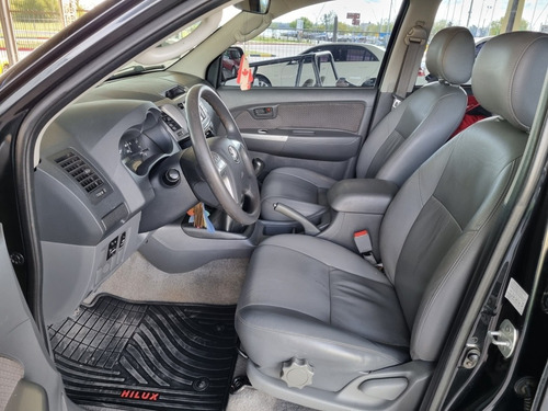 Imagen 13 de 21 de Toyota Hilux 2013 2.7 Cd Srv Vvti 4x4 Cuero
