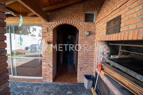 Casa En Venta 6 Ambientes Con Cochera En Villa Del Parque
