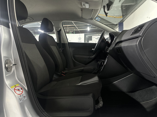 Volkswagen Vento STARTLINE 1.6L L4 105HP TIP