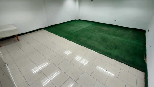 Imagen 7 de 16 de . Solo Venta. Local Comercial Nivel Calle C.c. Vista Alegre 180 M2.