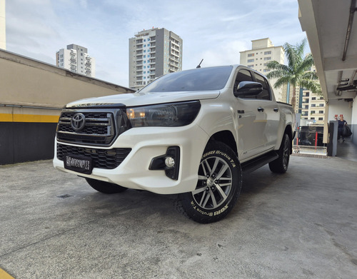 Toyota Hilux 2.7 SRV 4X2 CD 16V FLEX 4P AUTOMÁTICO