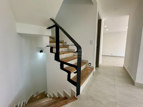 Casa En Arriendo En El Poblado. Cod A776077