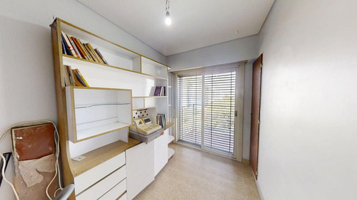 Departamento De 4 Ambientes En Venta En Flores.