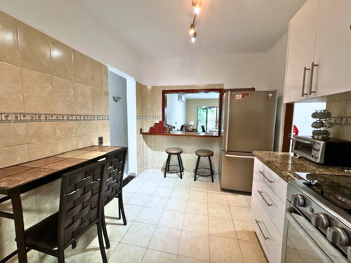 Casa Con Alberca Y Jacuzzi, En Residencial Privado, Venta Playa Del Carmen.
