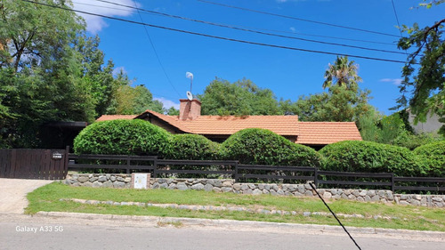Casa En Venta En Barrio Balneario