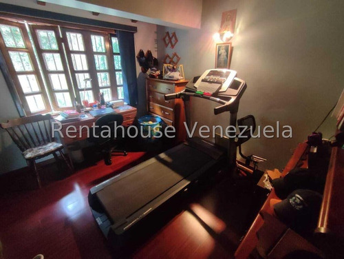 Bella Casa Bien Distribuida De MĂșltiples Niveles En Venta Ubicada En Los Naranjos Del Cafetal 25-6495