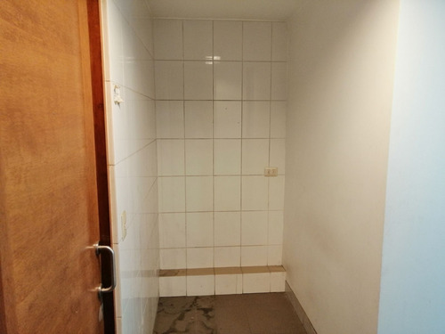 Arriendo Oficina Habilitada De 255,36 M2, Metro Pedro De Val