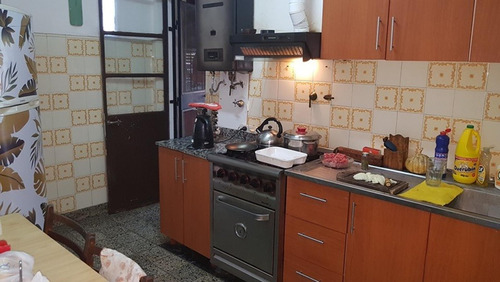 Imagen 10 de 11 de Casa En Esquina Del Barrio Dálmine