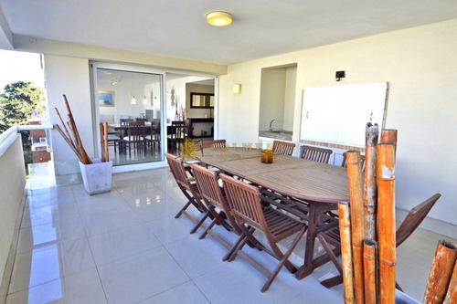 Encantador Departamento A Metros Del Mar! Con Amplio Metraje-ref:3248