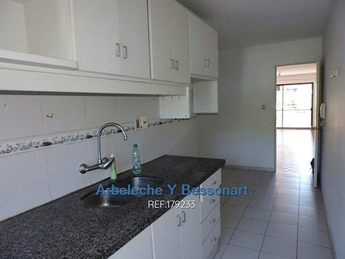 Imagen 2 de 11 de 21 De Setiembre Y Sarmiento!!! 3 Dormitorios+2 Baños+gge!!!